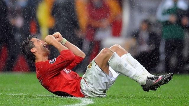 08年欧冠决赛c罗伏地痛哭